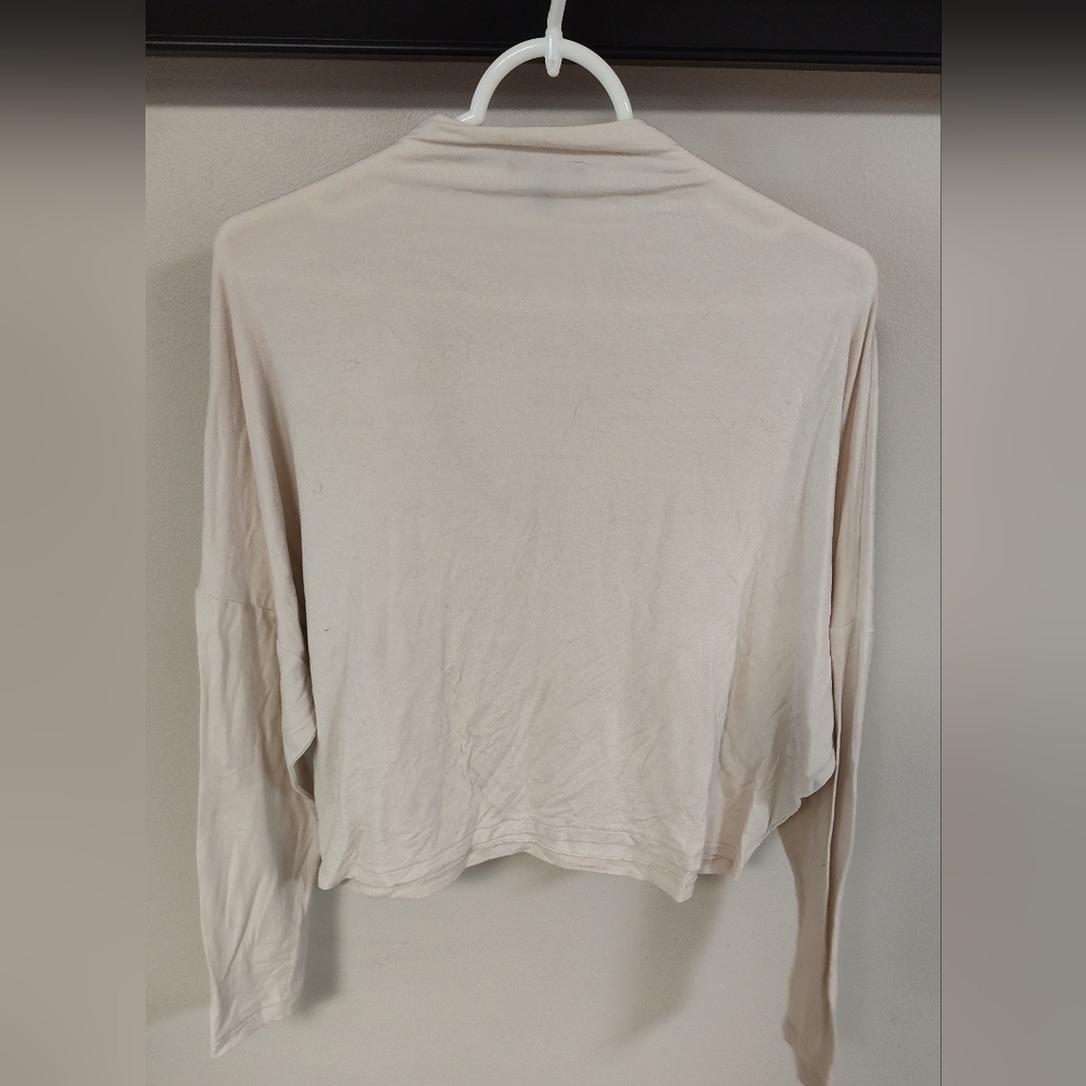 Ladies Express Funnel Neck Waist Length Ivory T-shirt - Dolman Sleeves - Size XS - Picture 3 of 5